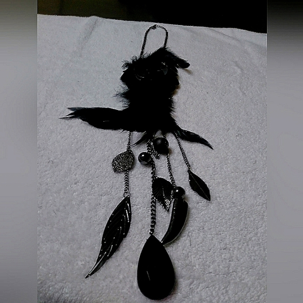 Chunky Long Feather Necklace NWOT